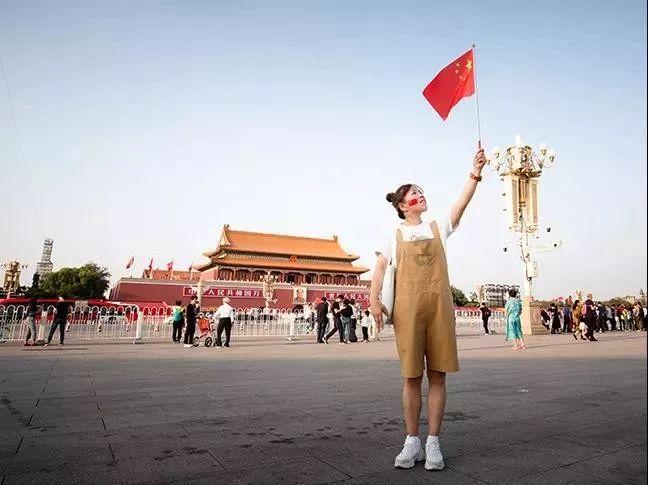GOG 喜加一：回合制策略游戏《莫德海姆：诅咒之城》免费领